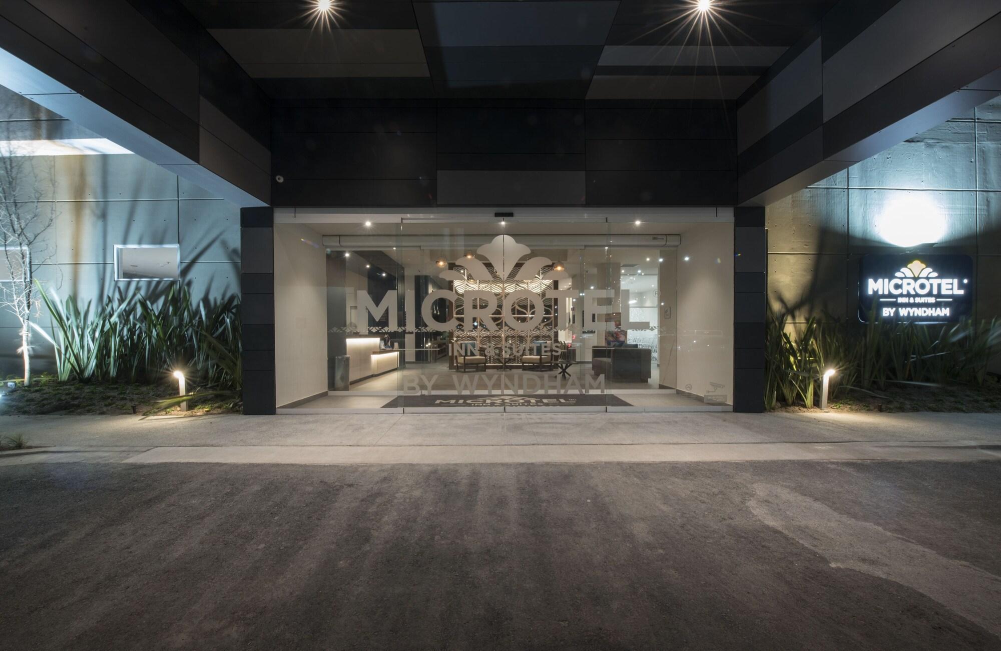 Microtel Inn & Suites By Wyndham Irapuato Εξωτερικό φωτογραφία