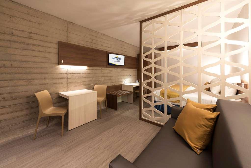 Microtel Inn & Suites By Wyndham Irapuato Δωμάτιο φωτογραφία