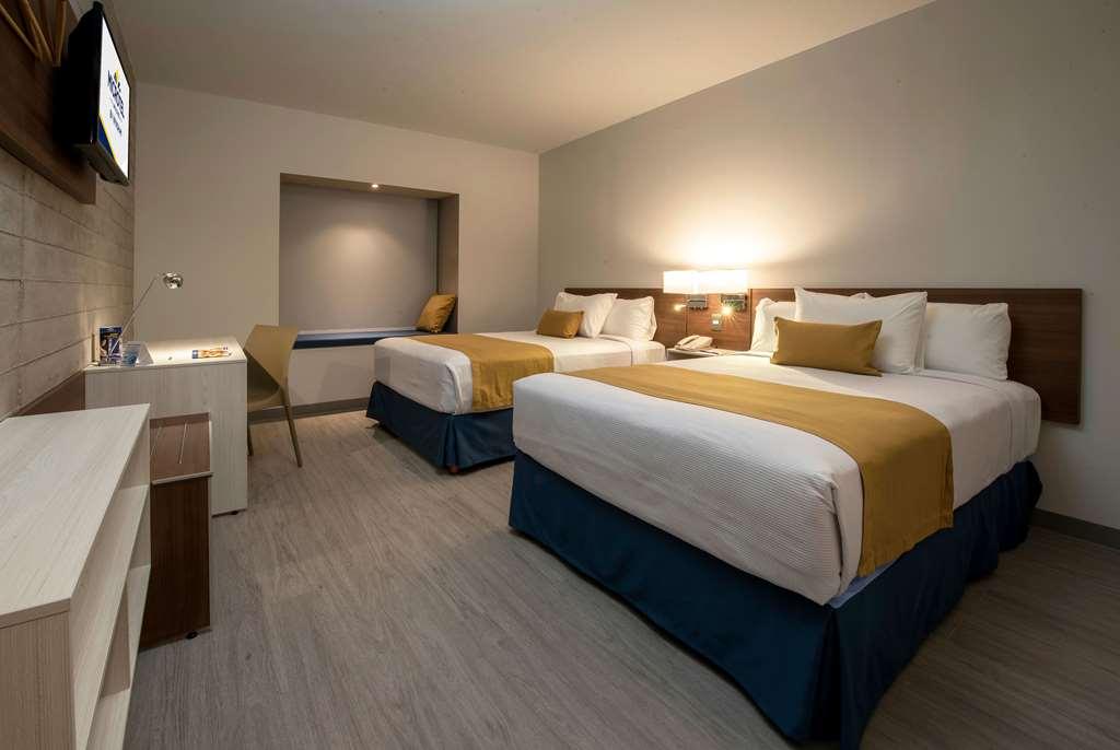 Microtel Inn & Suites By Wyndham Irapuato Δωμάτιο φωτογραφία