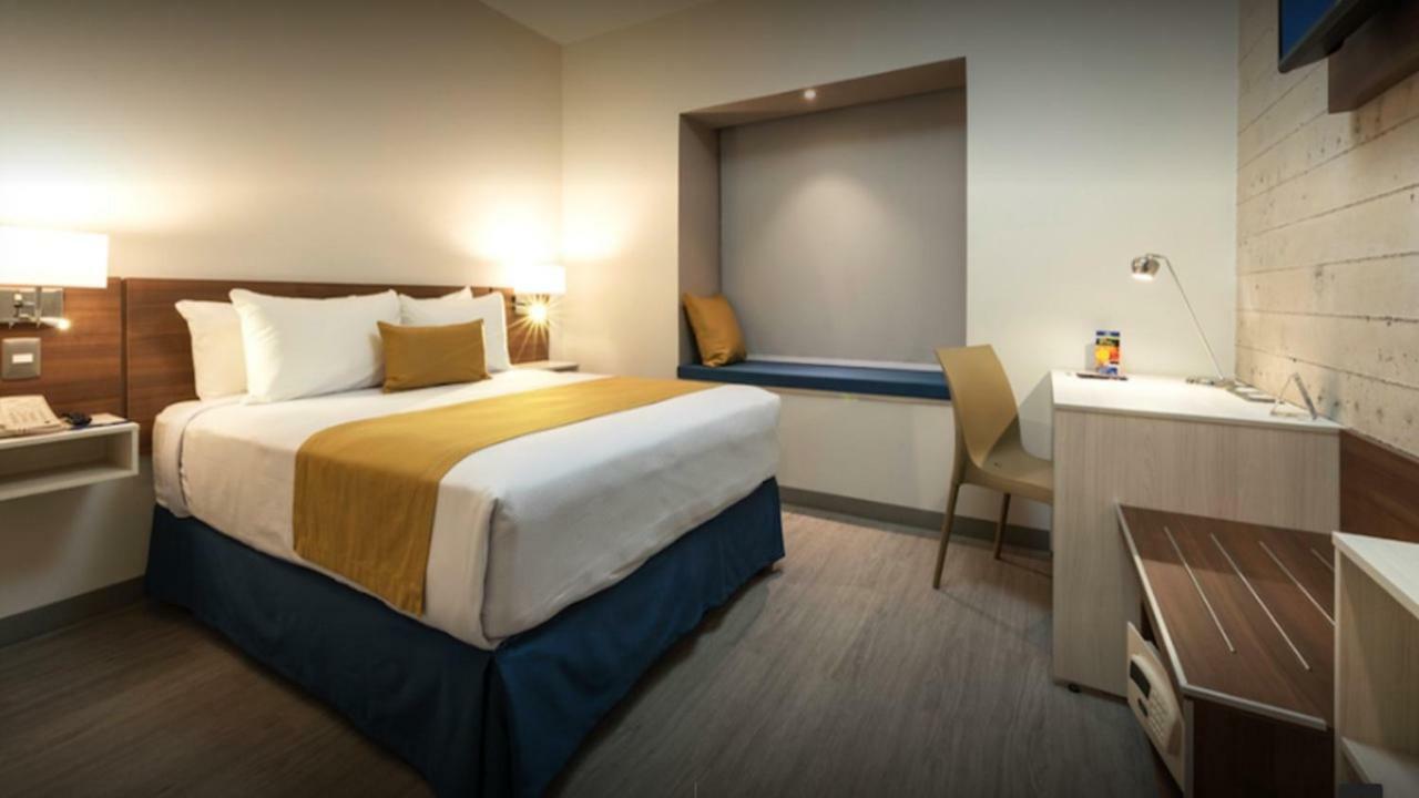 Microtel Inn & Suites By Wyndham Irapuato Εξωτερικό φωτογραφία