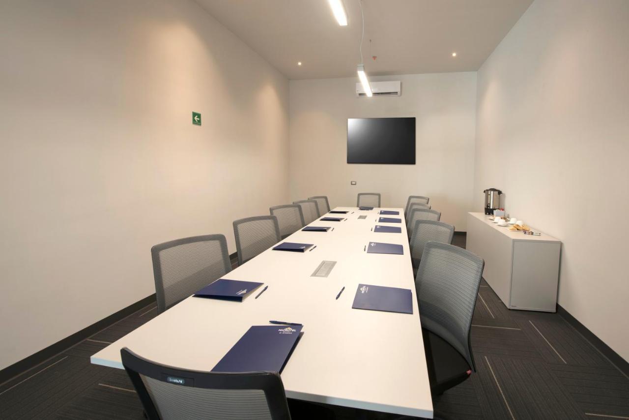 Microtel Inn & Suites By Wyndham Irapuato Εξωτερικό φωτογραφία